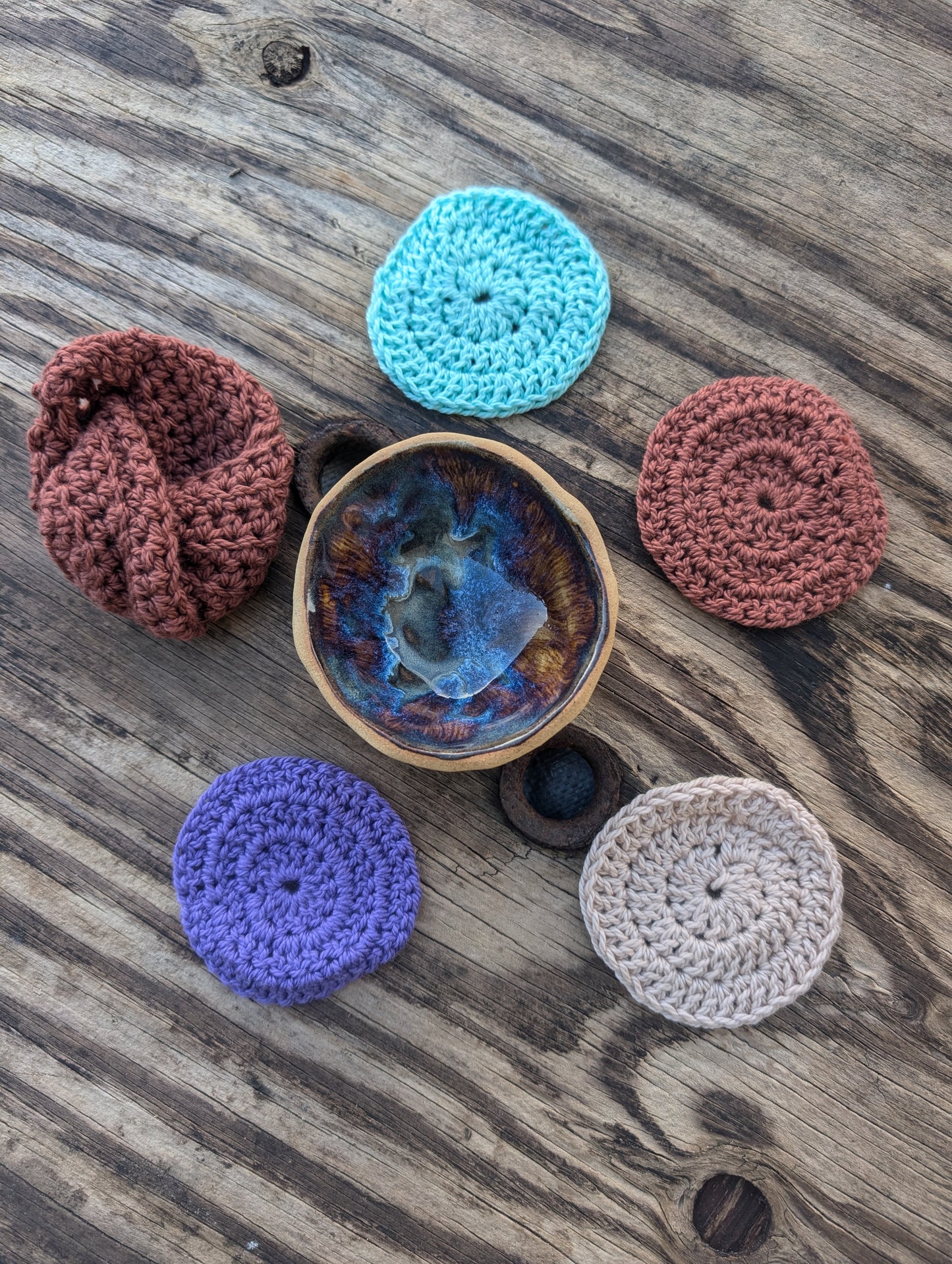 Ceramic bowl and face scrubbies