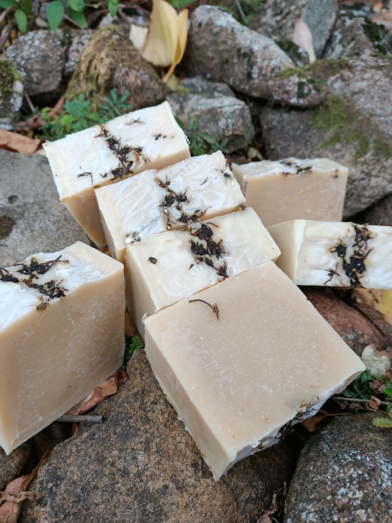 Thyme honey and witch hazel facial soap